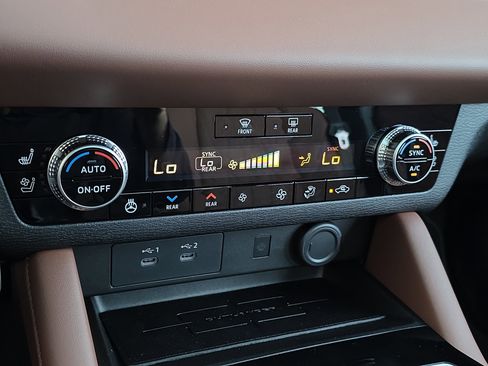 New 2026 Mitsubishi Outlander SEL image 20