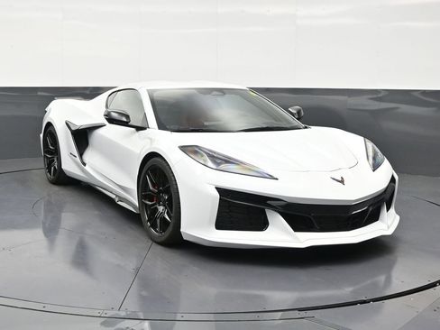 Used 2025 Chevrolet Corvette Z06 RWD image 7