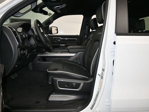 Used 2025 RAM 1500 Laramie image 10