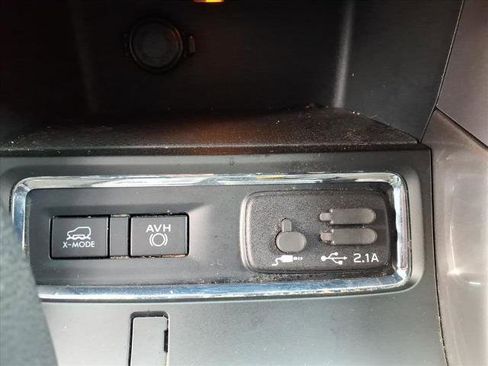 Used 2019 Subaru Ascent Premium image 29