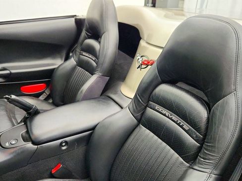 Used 2000 Chevrolet Corvette Convertible w/ Memory Pkg image 20