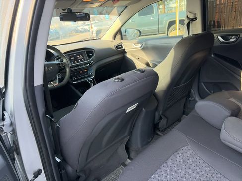 Used 2018 Hyundai Ioniq Blue image 19