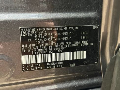 Certified 2025 Toyota RAV4 LE AWD/4WD image 29