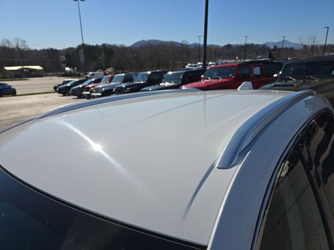 Used 2025 Buick Envision Preferred image 12