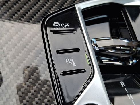 Used 2025 BMW X7 M60i w/ Climate Comfort Package image 20