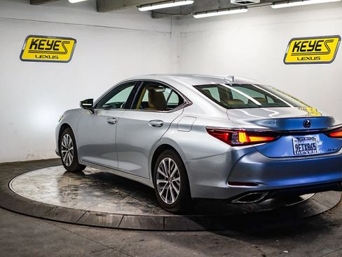 Used 2023 Lexus ES 350 image 2