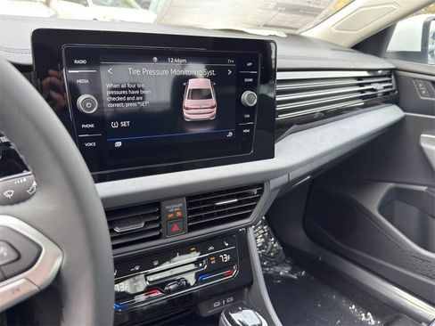 New 2026 Volkswagen Jetta SE image 15