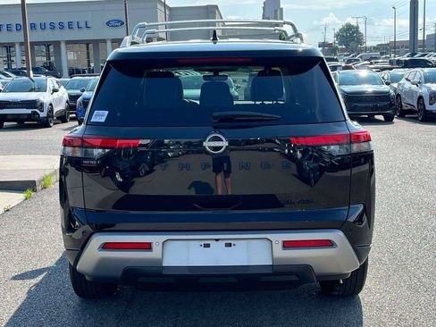 Used 2023 Nissan Pathfinder SL w/ Black Appearance Package AWD/4WD image 28