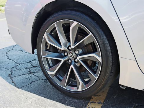 Used 2020 Toyota Corolla SE FWD image 6