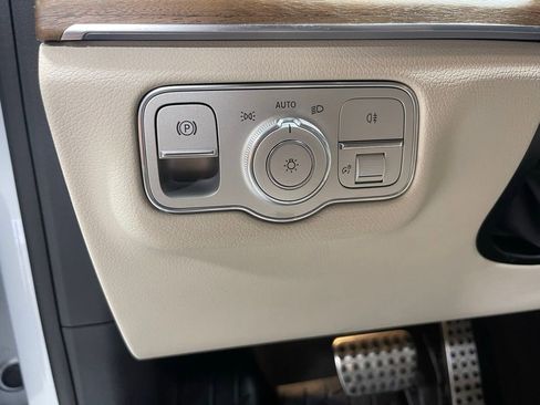 Used 2024 Mercedes-Benz GLS 450 4MATIC image 19