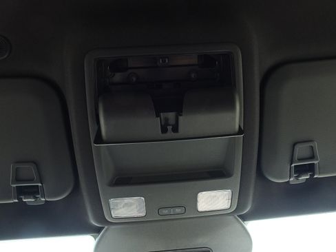 Used 2025 Ford Escape ST-Line Select AWD/4WD image 29