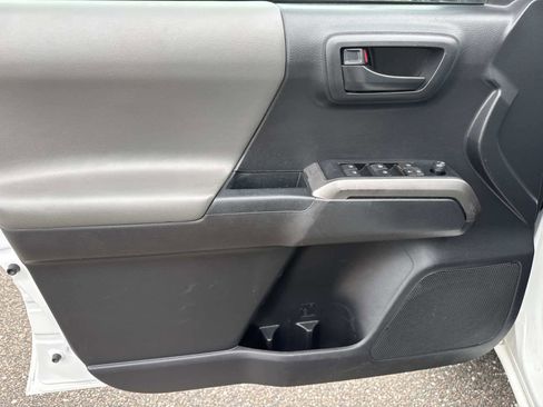 Used 2022 Toyota Tacoma SR5 image 17