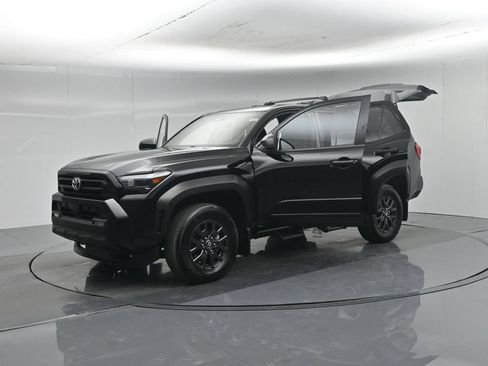 Used 2025 Toyota 4Runner SR5 AWD/4WD image 34