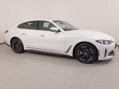 Used 2025 BMW i4 xDrive40i w/ Premium Package AWD/4WD image 8