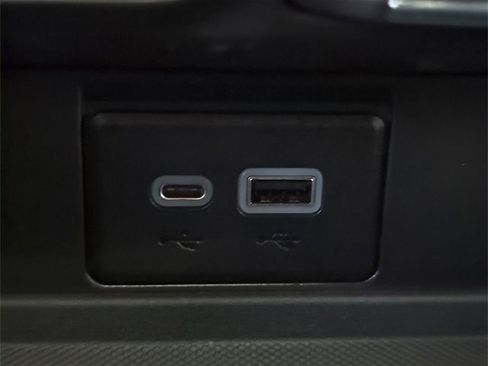 Certified 2023 GMC Yukon XL SLT image 35