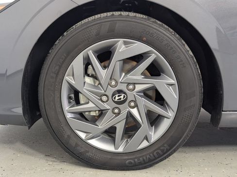 Used 2024 Hyundai Elantra SEL FWD image 9