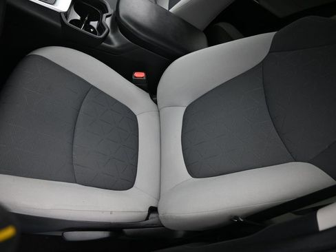 Used 2019 Toyota RAV4 XLE w/ Carpet Mat Package AWD/4WD image 12