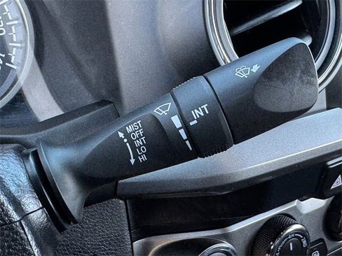 Used 2020 Toyota Tacoma Limited image 21