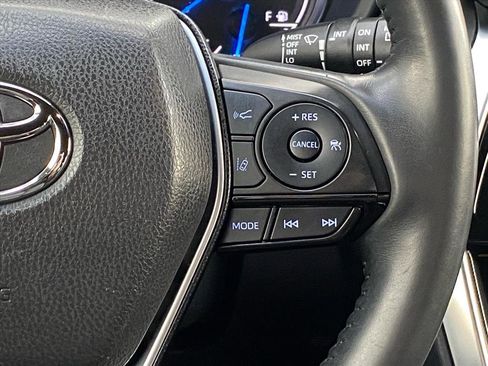 Used 2021 Toyota Venza XLE w/ Softex Package image 9