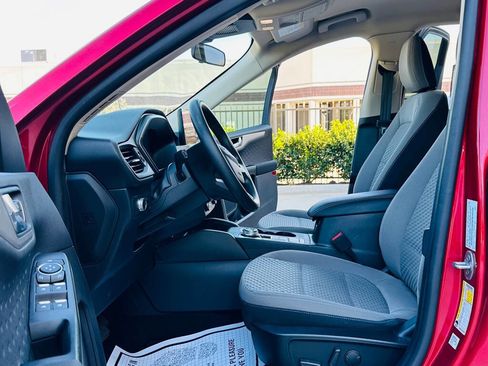 Used 2020 Ford Escape SE FWD image 13