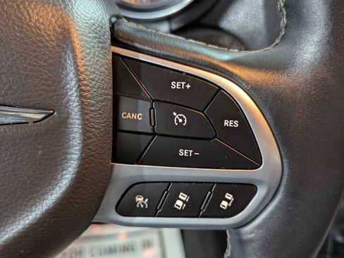 Used 2017 Chrysler 300 C w/ Safetytec Plus Group image 34