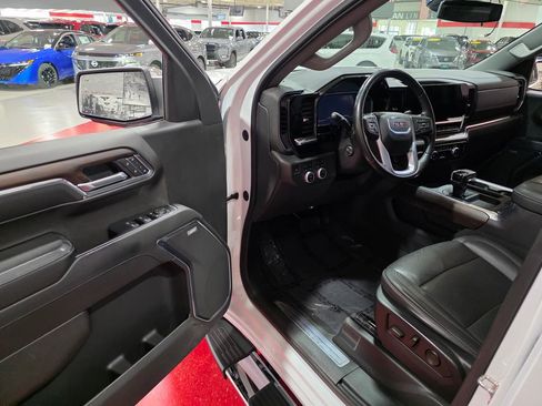 Certified 2022 GMC Sierra 1500 SLT w/ SLT Premium Plus Package AWD/4WD image 11