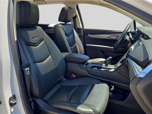 Used 2019 Cadillac XT5 Luxury FWD image 14