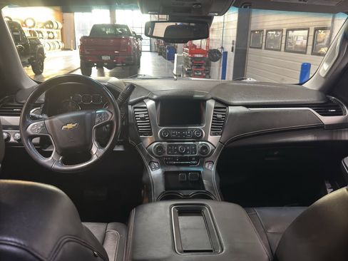 Used 2016 Chevrolet Suburban LT image 15