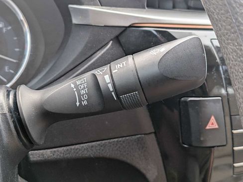 Used 2015 Toyota Corolla LE FWD image 24