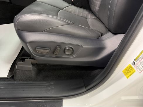 Used 2024 Toyota Tacoma TRD Off-Road w/ TRD Off Road Premium Package image 14