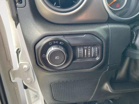 Used 2018 Jeep Wrangler Unlimited Sport AWD/4WD image 18