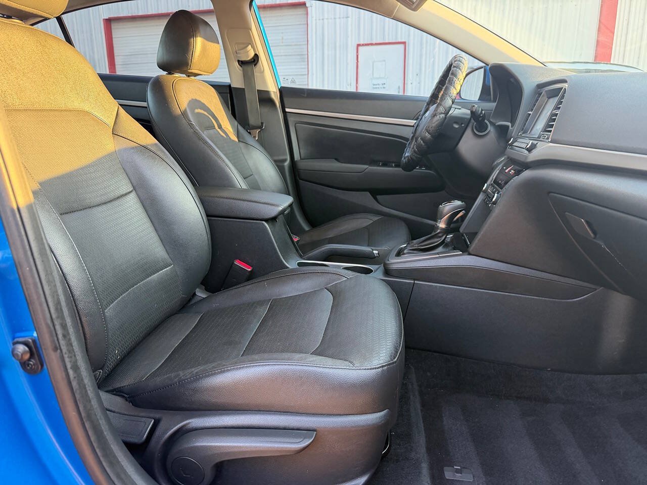 Used 2017 Hyundai Elantra Limited FWD image 16