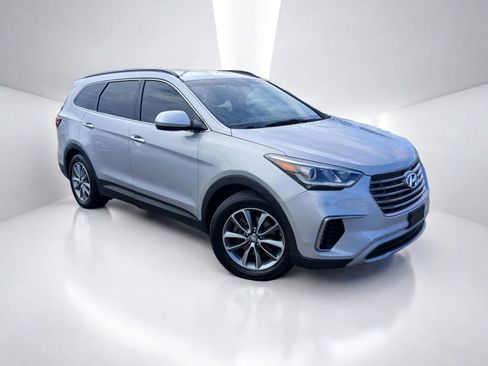 Used 2017 Hyundai Santa Fe SE AWD/4WD image 1