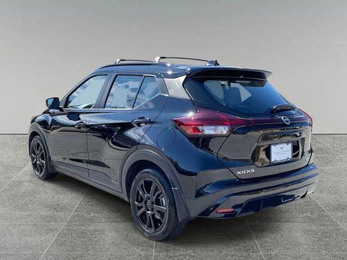 Used 2022 Nissan Kicks SR w/ Premium Package image 3