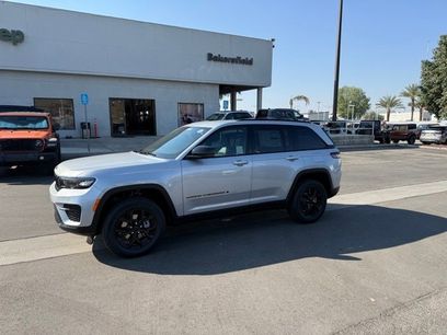 New 2025 Jeep Grand Cherokee Laredo