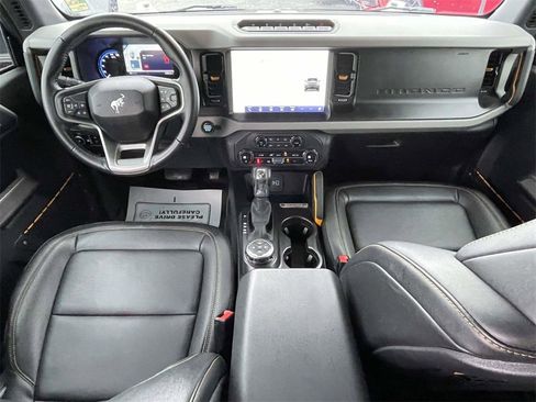 Used 2023 Ford Bronco Badlands image 11
