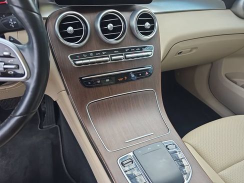 Used 2022 Mercedes-Benz GLC 300 4MATIC image 27