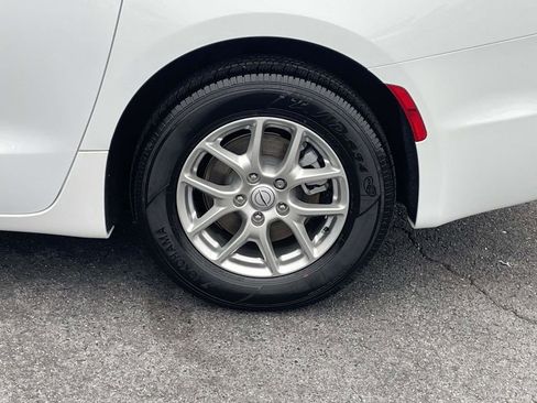 New 2026 Chrysler Pacifica Select image 11