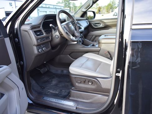 Used 2022 Chevrolet Tahoe LT w/ Luxury Package image 13