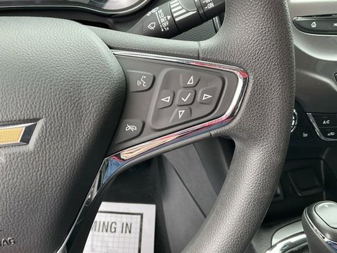 Used 2018 Chevrolet Cruze LT w/ Convenience Package image 24