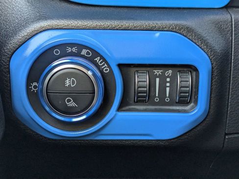 Used 2021 Jeep Gladiator Willys image 27