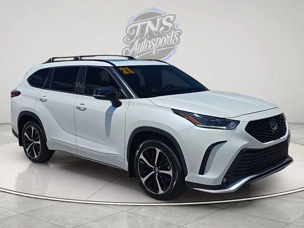 Used 2021 Toyota Highlander XSE AWD/4WD image 7
