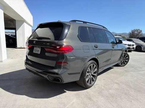 Used 2022 BMW X7 xDrive40i w/ M Sport Package AWD/4WD image 4