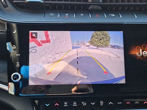 New 2026 Jeep Grand Cherokee Altitude image 28