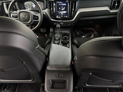 Used 2019 Volvo XC60 T6 R-Design AWD/4WD image 22