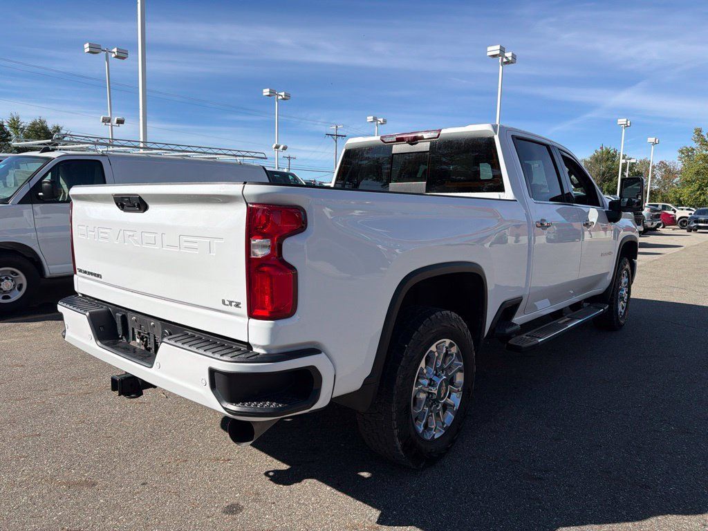 Used 2024 Chevrolet Silverado 2500 LTZ w/ LTZ Plus Package AWD/4WD image 7