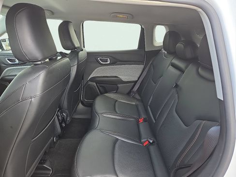 Used 2022 Jeep Compass Latitude AWD/4WD image 10