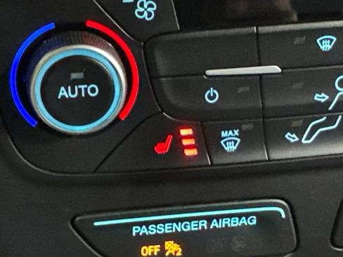 Used 2018 Ford Escape SE w/ SE Sport Appearance Package FWD image 5