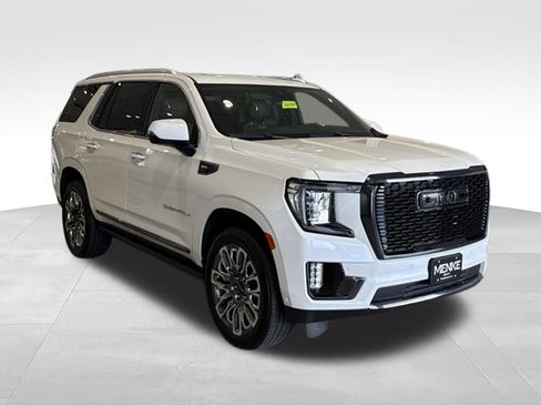 Used 2023 GMC Yukon Denali Ultimate w/ LPO, Floor Liner Package AWD/4WD image 1