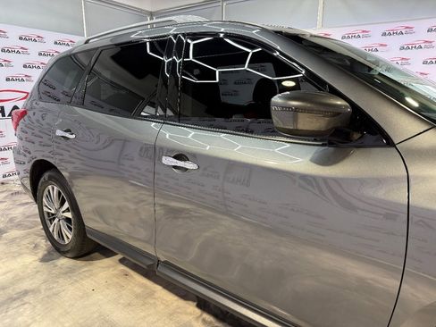 Used 2019 Nissan Pathfinder SV image 4